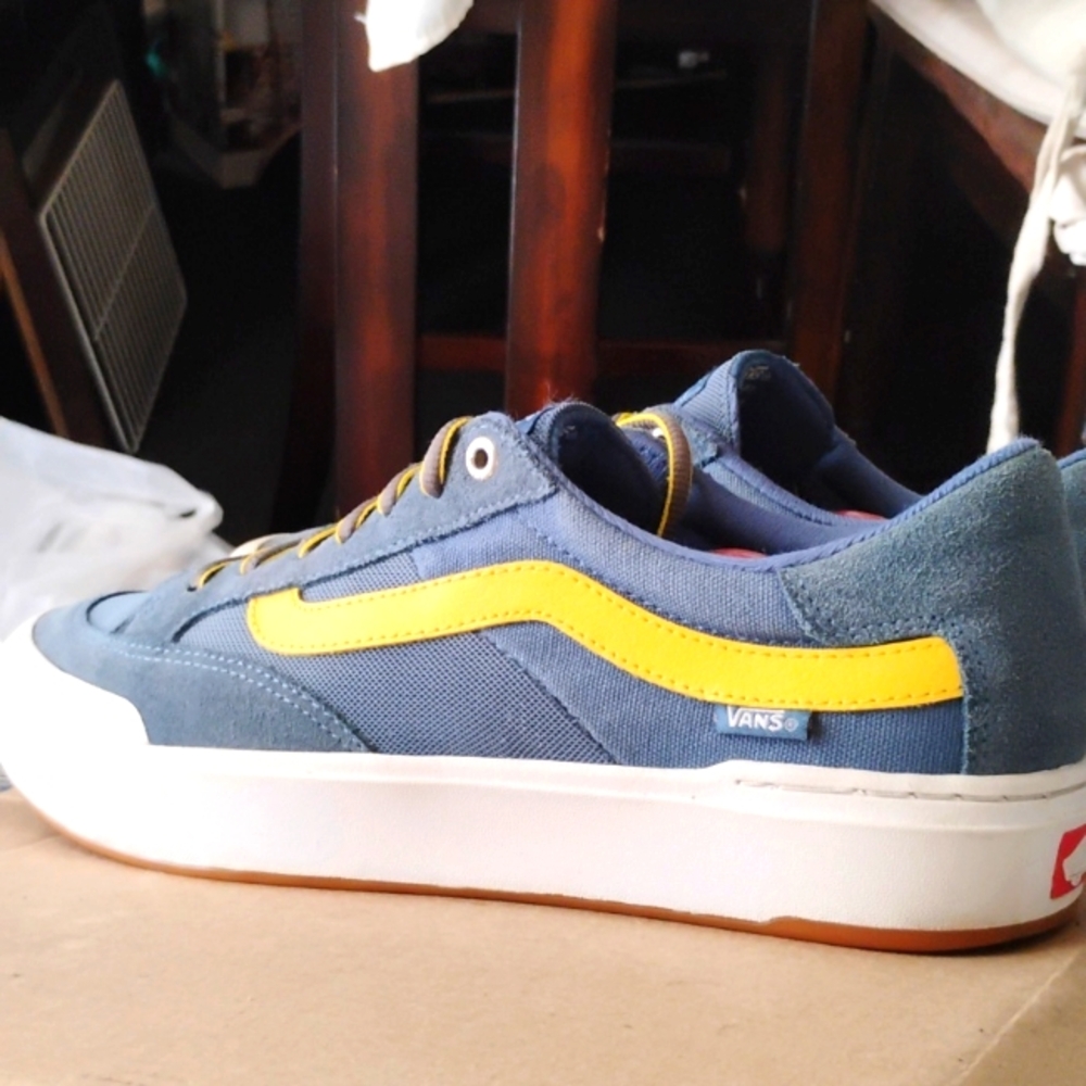 VANS BERLE